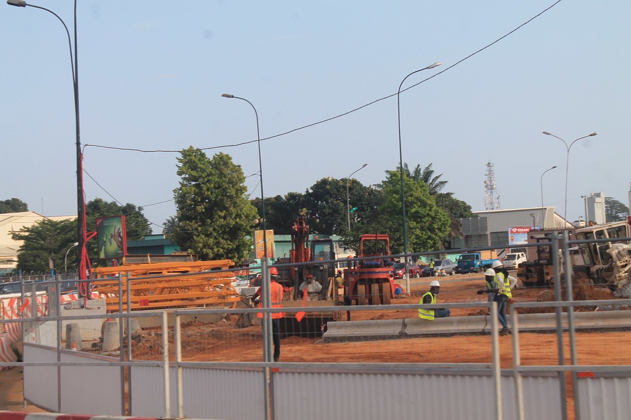 Des agents de travaux publics